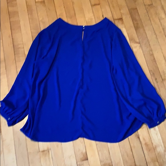 Sami & Jo Peek a Boo Blouse - Picture 5 of 6